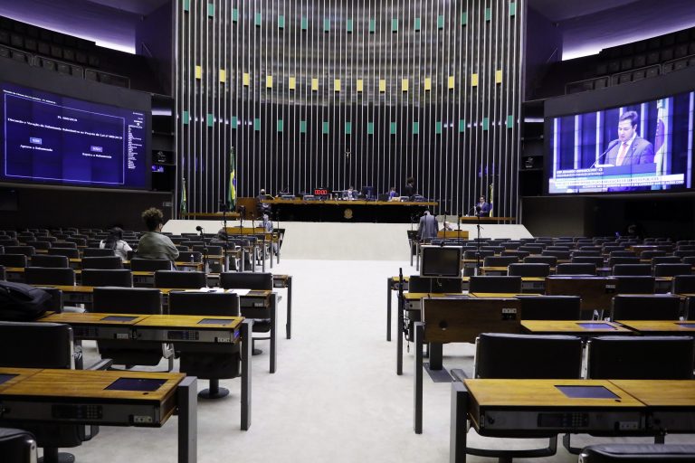 Câmara aprova regras diferenciadas para recuperação judicial de empresas durante pandemia